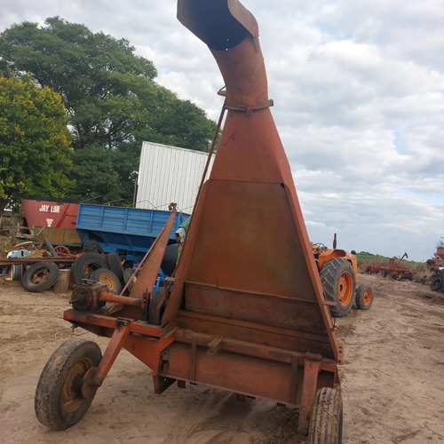 Imagen 3 de 5 de Picadora De Forrajes Mainero U 150 B