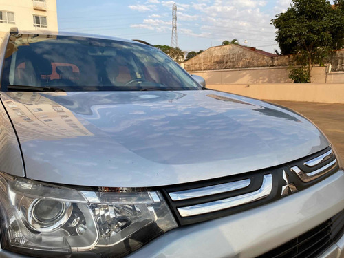 Imagem 2 de 15 de Mitsubishi Outlander 2014 3.0 V6 Gt 4wd 5p