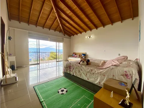 Vendemos Casa Con Apartamento Incluido En Poblado - La Cola Del Zorro