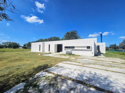 Casa Venta 4 Ambientes Everlinks Lujan Con Piscina