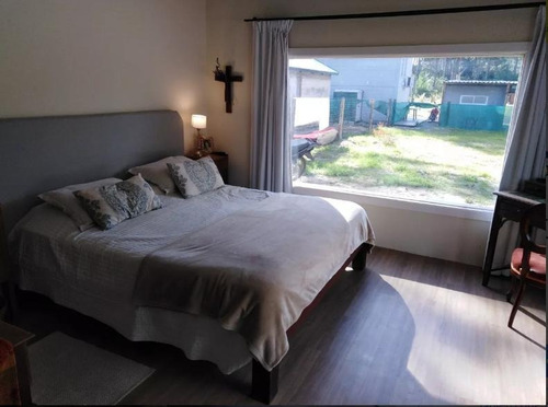Casa - Parque Burnett. Impecable Y Completa!