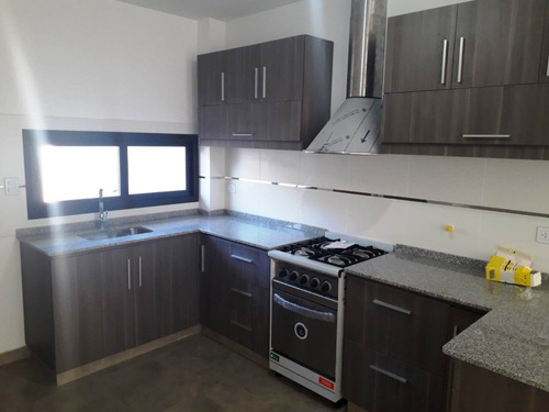 Imagen 3 de 17 de Venta - Duplex Independiente - Ezeiza