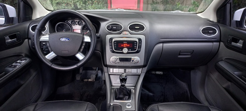 Ford Focus 2 2.0 Ghia Mt
