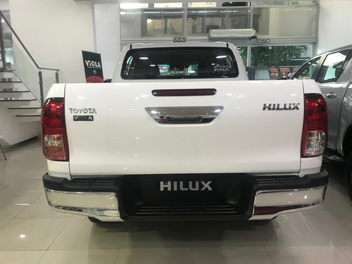 Toyota Hilux 4x4 Sr 2.8tdi Aut 6vel Entrega Inmediata 2025