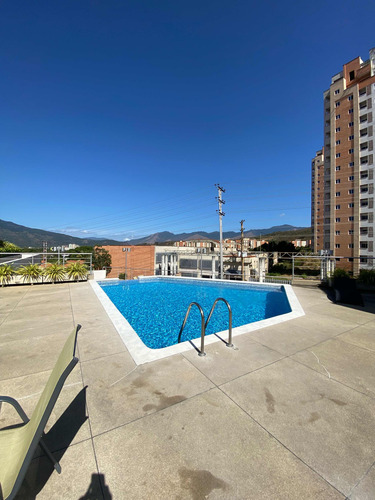 Annic Coronado Vende Townhouse Con Planta 100% Obra Gris En Villas De Aricagua, Urbanización Mañongo 269909