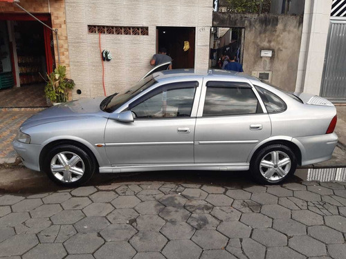 Chevrolet Vectra 2000 2.2 Milenium 4p