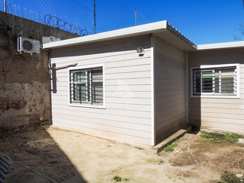 Imagen 16 de 17 de Venta De Casa 3 Dormitorios En Tres Cruces, Montevideo.