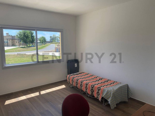 Venta De Casa 4 Ambientes En El Nacional, General Rodríguez