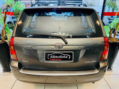 Imagem 2 de 15 de Toyota Fielder 2006