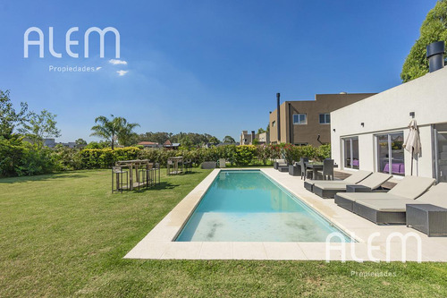 Casa En Venta En Don Joaquin, Canning