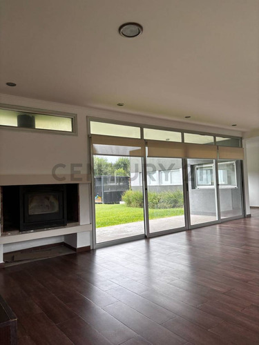 Casa En Alquiler En City Bell - 473 135 Y 136
