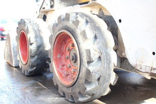 Imagem 5 de 11 de Minicarregadeira Bobcat S150 Ano 2011