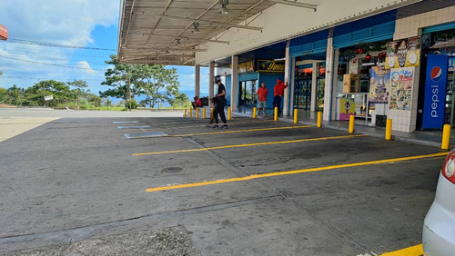 Estación De Servicio Con Restaurante: Parador Turístico En Funcionamiento Fondo De Comercio, Local Y Terreno Con Permiso Para Despacho De Gasolina Y Gasoil