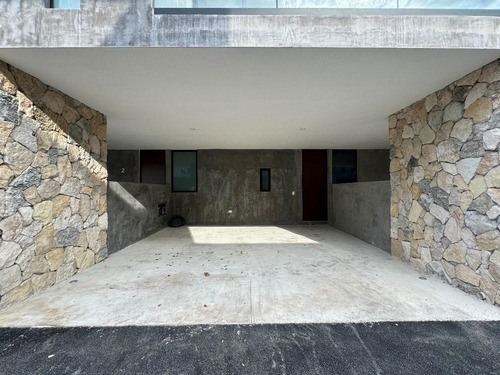 Townhouse En Venta En Temozón Norte En Merida Yucatán.
