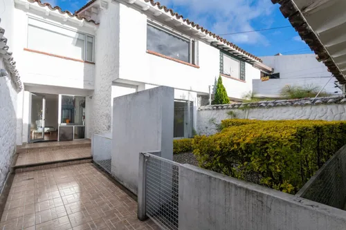 Casa En Arriendo/venta En Santa Barbara Central. Cod V11808