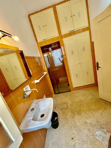 Sala Comercial Com Banheiro E Copa