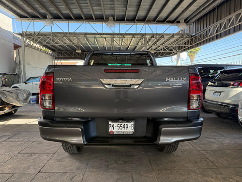 Toyota Hilux 2.7 Cabina Doble Sr Mt