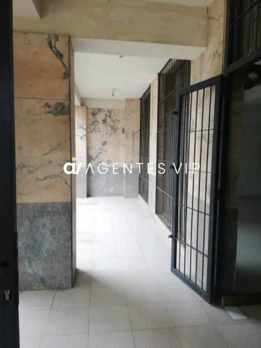 Imagen 3 de 25 de Se Vende Local Comercial Centro Profesional Anibal Dominicci