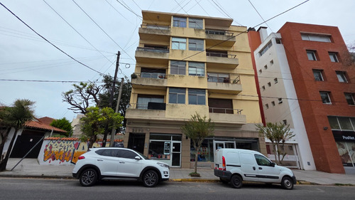 En Venta. Departamento 3 Ambientes Contra Frente En Dúplex. Zona Chauvin.