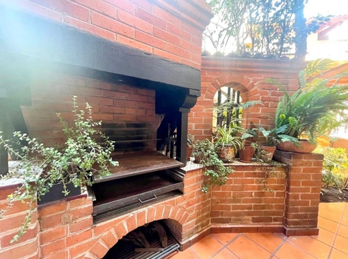 Residencia Exclusiva En Av Flores:elegancia, Comodidad Y Estilo De Vida Único