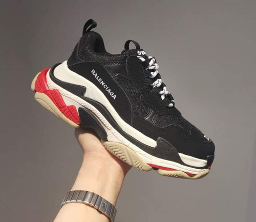 Tenis Balenciaga Triple S Negro-rojo