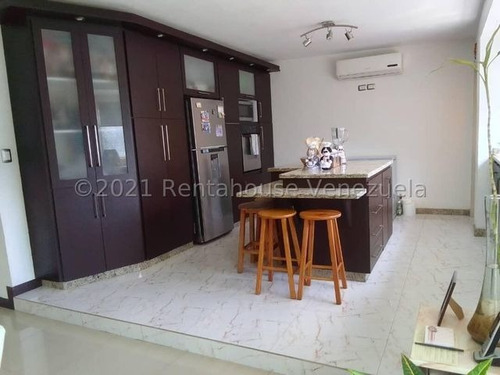 Imagen 16 de 30 de Mls #22-12709 Bella Quinta Con Amplios Espacios, En Calle Cerrada Con Vigilancia Las 24 Horas, Excelente Seguridad, 8 Puestos De Estacionamiento, Cerco Eléctrico, Amplio Deposito, Bello Jardín. Afm