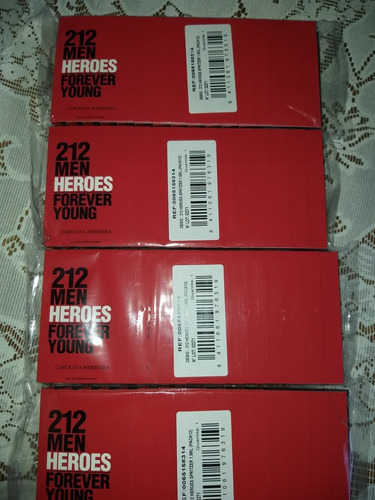 Imagen 3 de 3 de Perfumero Carolina Herrera 212 Heroes Man Edt 1.5ml X 12un.