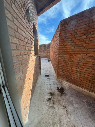 Departamento Con Terraza. 1 Dorm. B°nueva Córdoba. Obispo Oro Al 300