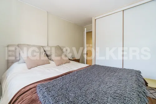 Vende- Departamento Muy Luminoso, Sin Ascensor