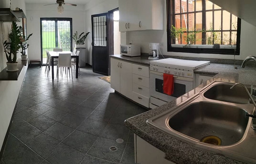 Imagen 2 de 4 de En Alquiler Oficina De 13.28m2/ Santa Ana
