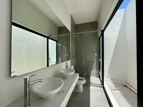 Casa En Venta En Merida, Oasis Cholul, Privada Con Amenidades, Mod 225