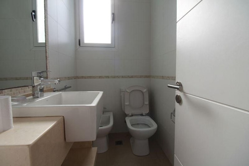 Apartamento En Alquiler Por Temporada De 3 Dormitorios