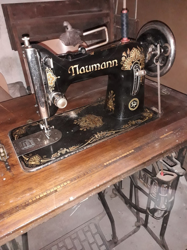 Máquina De Coser Naumann