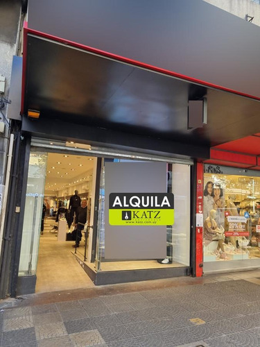 Imagen 2 de 19 de Local -local, 18 De Julio Entre Convención Y Río Branco, 450 M2 , 5 Mts De Frente !!