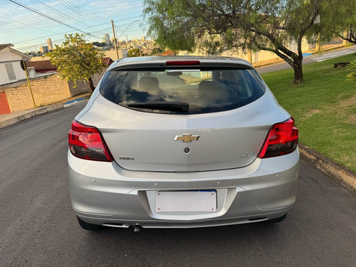 Chevrolet Onix 1.0 Joy 5p