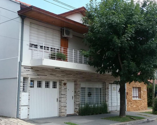 Venta Casa 4 Ambientes Bernal