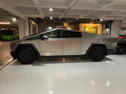 Tesla Cybertruck Cyberbeast