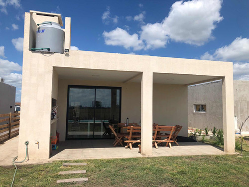 Casa En Venta San Vicente Con Pileta Barrio Cerrado