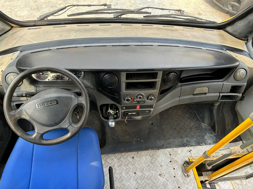 Iveco Cityclass 70c17 2013 Escolar 29 Lugares Ônibus Micro