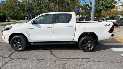 Toyota Hilux 4x4 Aut Srv Dc