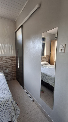 Uma Casa 1quarto Banheiro Cozinha Intregada Com A Sala 25mc