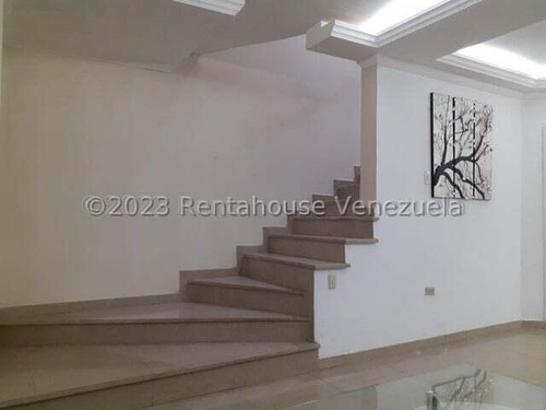Townhouse En Venta En Cumbres De Maracaibo Edw