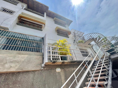 Casa En Venta Urb. Colinas De Santa Mónica Caracas. 24-21504 Yf