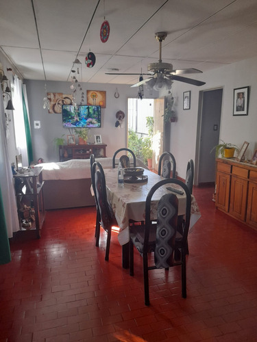 Departamento En Monoblock, B° 827