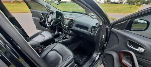Imagen 8 de 15 de Fiat Toro 1.8 Freedom 4x2 At 25.000km 2019