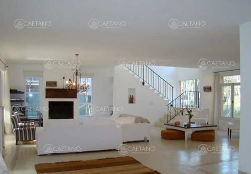 Casa En Alquiler Laguna Blanca Manantiales Punta Del Este Cuatro Dormitorios