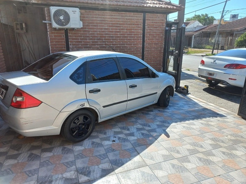 Imagen 3 de 12 de Ford Fiesta Max Ambiente Plus