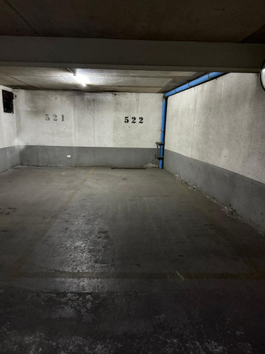 Excelente Estacionamiento