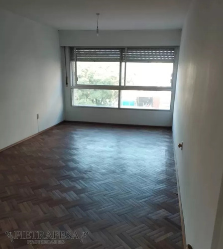 Apartamento En Venta 3 Dormitorios, 1 Baño- Bulevar 26 De Marzo- Pocitos