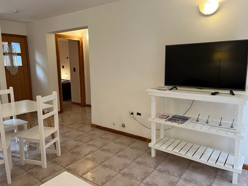 Hermoso Departamento De 3 Ambientes Sobre Calle Ramayón Al 800, En Pleno Centro De La Ciudad De San Martín De Los Andes, Neuquén, Patagonia Argentina / Ideal Para Renta Turística